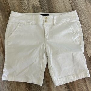AEO white shorts